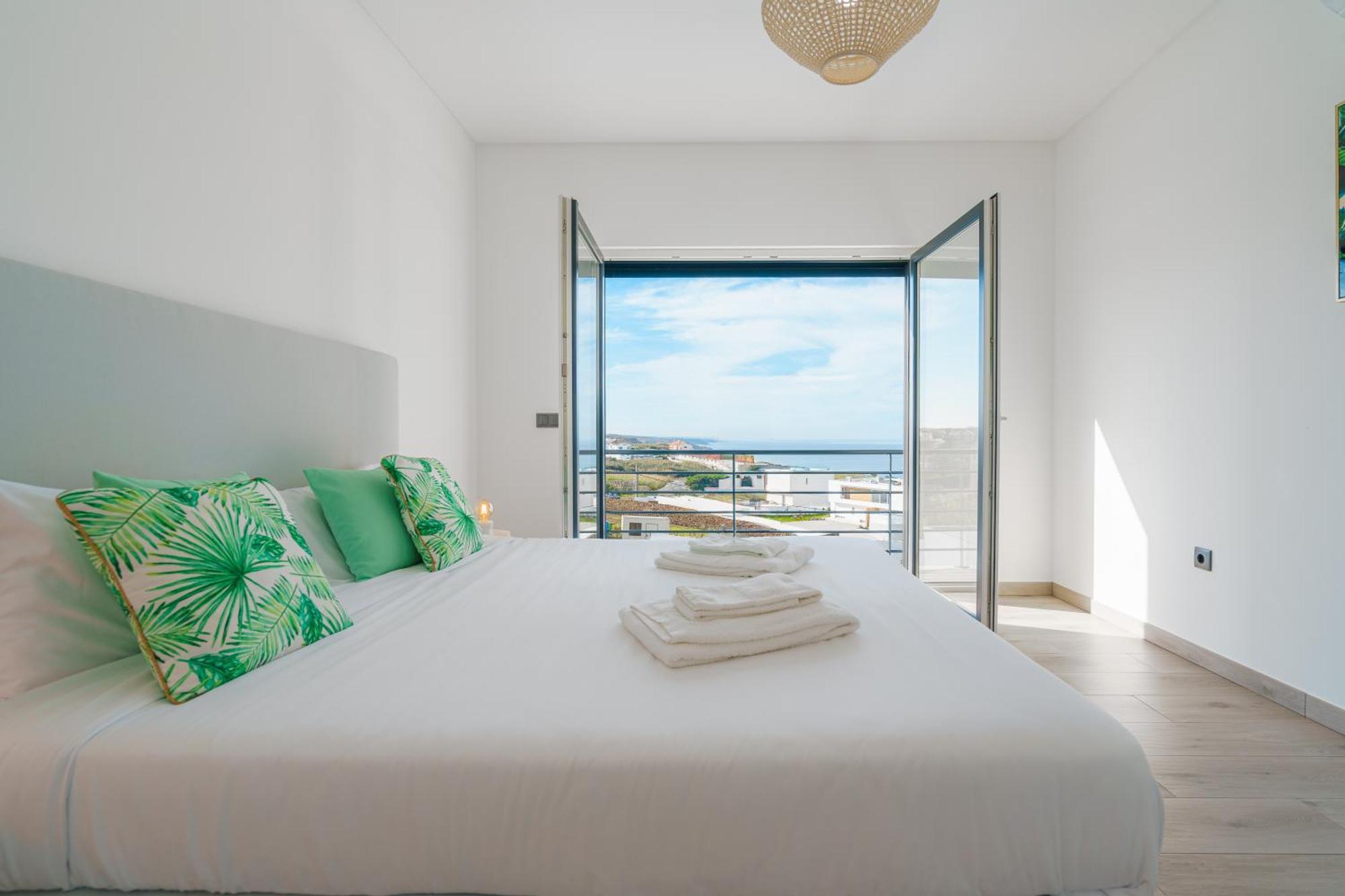 Silver Villa With Ocean View ロウリニャン エクステリア 写真